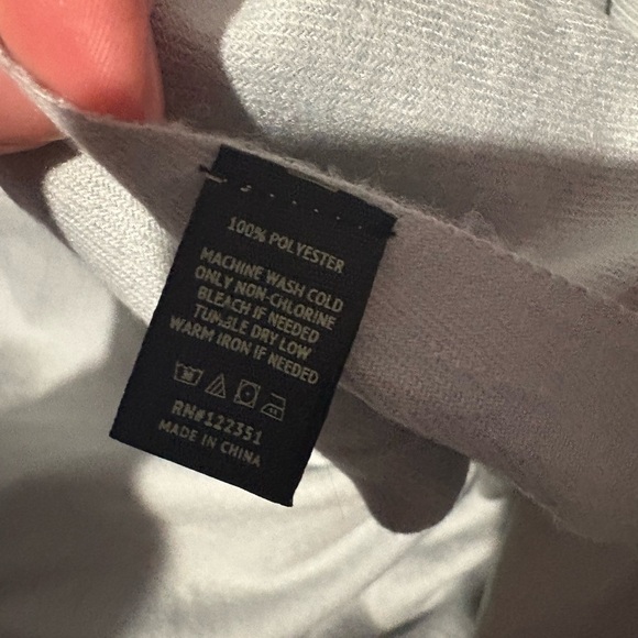 Light blue scarf. - Picture 3 of 3